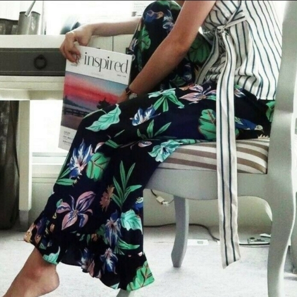 NWT Zara Wide Frill Trousers Tropical floral Print Pants | Black + green; size M - Picture 4 of 13